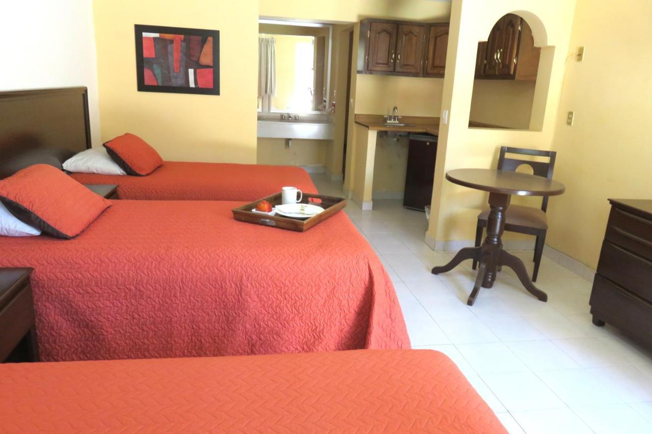 Hotel Huizache Saltillo Exterior photo